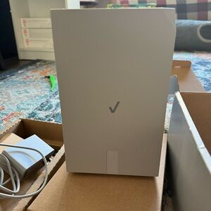 NWT Verizon Gateway Router WNC-CR200A